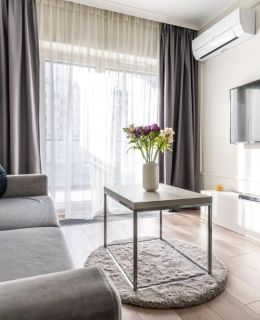 Urban Chic - Luxury Stay at Mennica Residence Warsaw