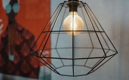Najważniejszy detal we wnętrzu? Odpowiednio dobrana lampa