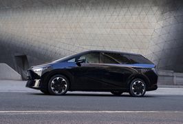 xpeng x9 erev