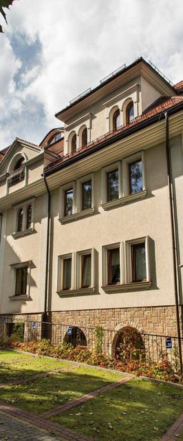 Apartament 90m dla 6----8 osób, basen, internet, parking w Centrum.