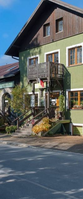 Zajazd Karłów Restauracja &amp;Pokoje Gościnne