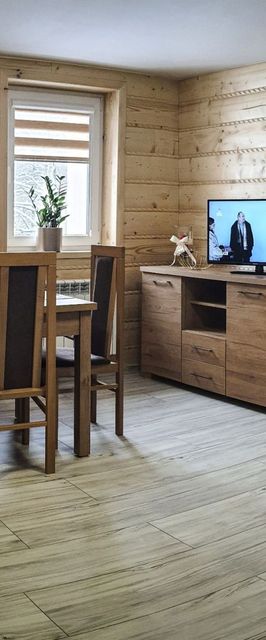 APARTAMENT U BRONKA I DOMKI CAŁOROCZNE