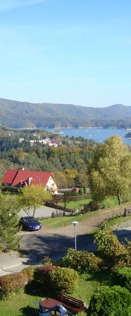 Pokoje gościnne z widokiem na jezioro 