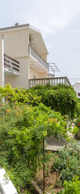 Apartment Damir Primosten