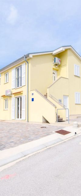 Apartments Andrea Mandre