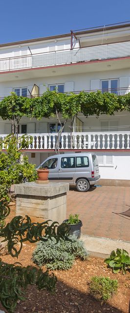 Apartments Nera Primosten