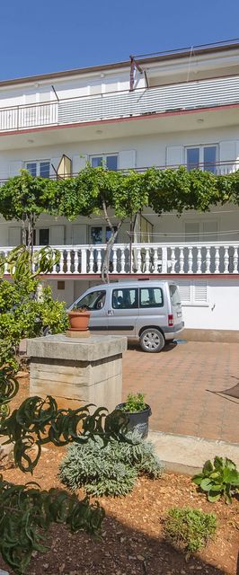 Apartments Nera Primosten