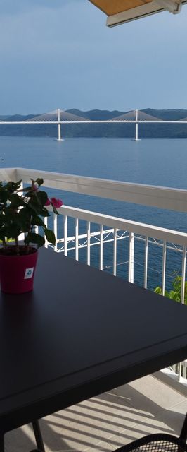 Apartments Vesna Komarna