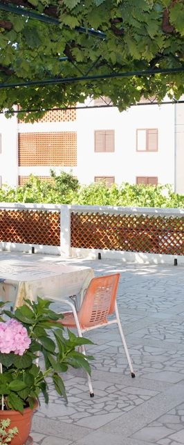 Apartmanok és Szobák Parkolóhellyel Palit, Rab - 5061 Palit