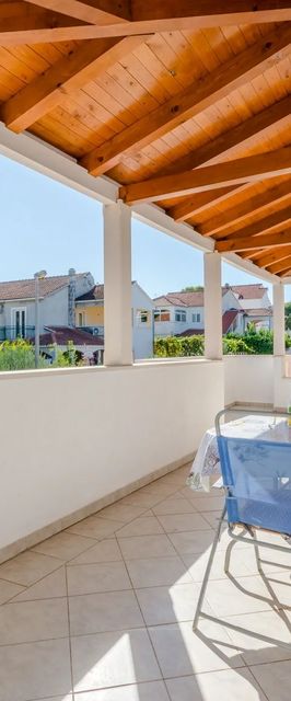 Apartmanok A Tenger Mellett Mirca, Brac - 5613 Mirca