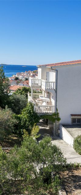 Apartment and Rooms Radojka Primosten