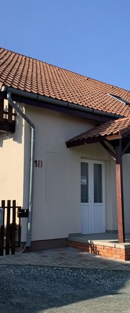 Május 1 Vendégház Sé