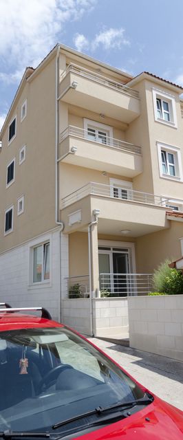 Apartments Frane Primosten