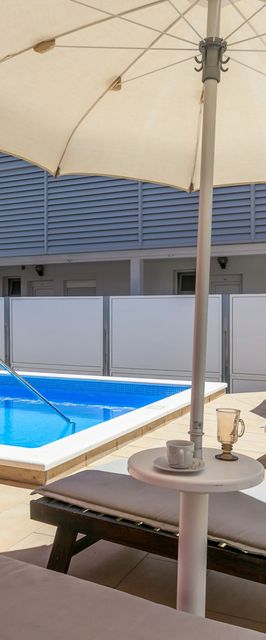 Ház A Tenger Mellett Medencével Businci Ciovo - 11882 Bušinci