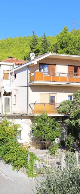 Apartmanok Parkolóhellyel Dugi Rat Omis - 15417