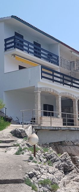 Apartments Teo i Ivana Bogomolje