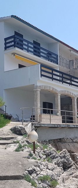 Apartments Teo i Ivana Bogomolje