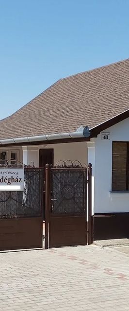 Feszty-fészek Vendégház Tiszafüred