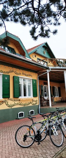 Királyszállás Nagy-Magyarország Park Panzió és Szabadidőközpont Isztimér-Várpalota