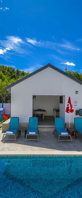 Apartments Villa Niko Arbanija