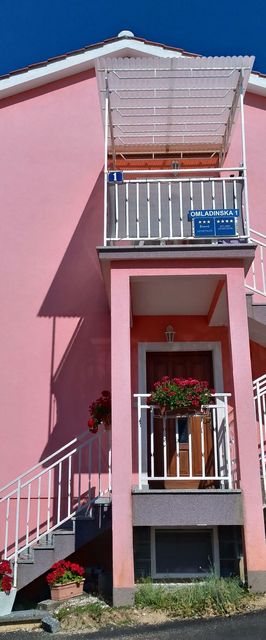 Apartmanok Parkolóhellyel Njivice, Krk - 15904 Njivice