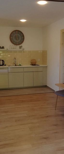 ZeZoArt Apartman Alsóörs