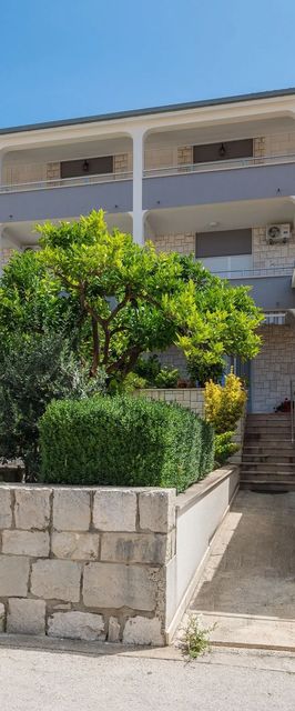 Apartments and Rooms Denis Duce