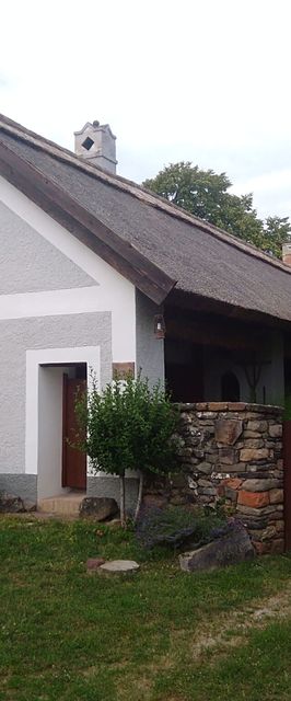 Nádtetős Műemlék Parasztház Szentbékkálla