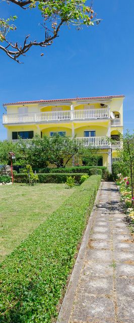 Apartments Boza Lopar