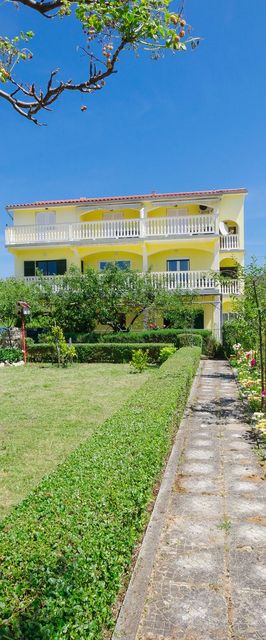 Apartments Boza Lopar