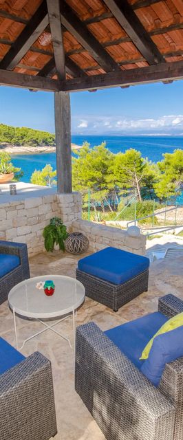 House Romantica Postira