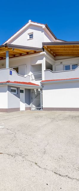 Apartments Barica Primosten