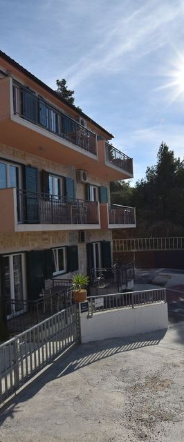 Apartments Ivan Omis II III