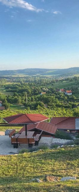 Kikapcsol-lak Pécsely