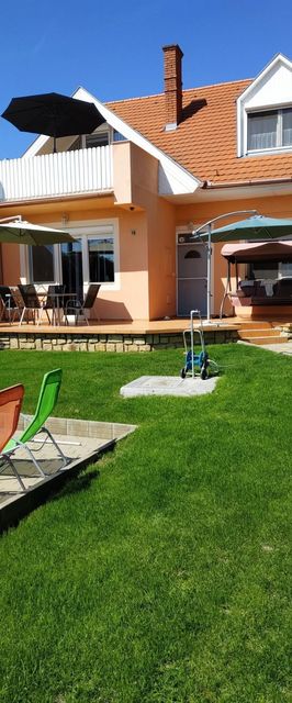 Látvány Apartman Vonyarcvashegy