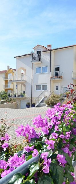 Apartments Mara Vodice