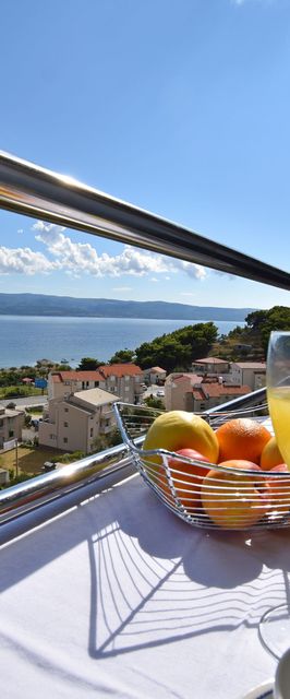 Apartments Ana Omis