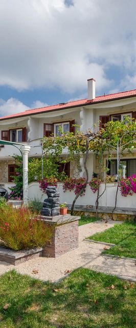 Apartments Helena Lopar