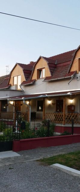  Vadrózsa Vendégház Botykapeterd