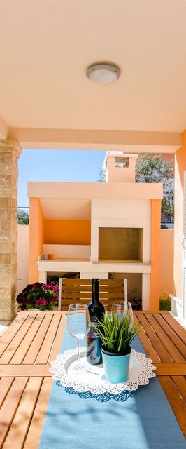 House Nikolina Sevid