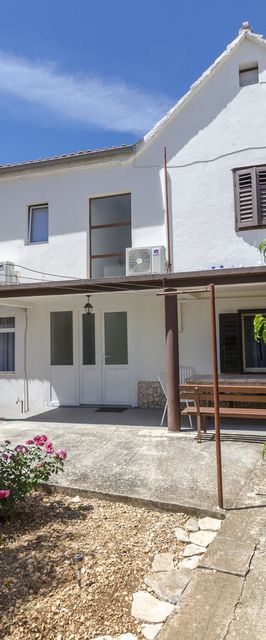 Apartments Katica Primosten