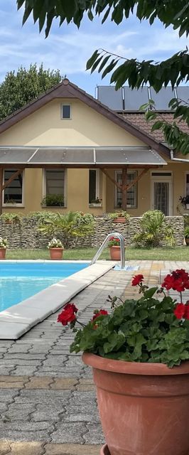 JAM Vendégház Vonyarcvashegy