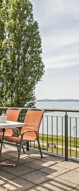 Panoramic Art Apartment with jacuzzi Balatonlelle