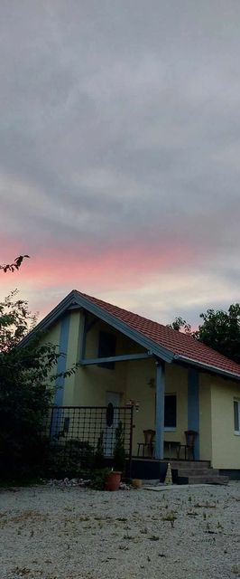 Galagonya Kerti Lak Bogyoszló