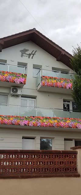 Road House Apartment**** Alsópáhok