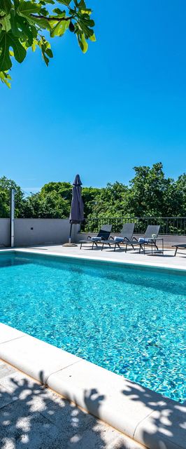 Ház Családok Részére Medencével Krnica, Marcana - 3029 Krnica