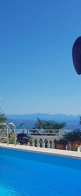 Apartmanok Családok Részére Medencével Lovran, Opátia - Opatija - 14178 Lovran