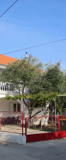 Apartmanok Parkolóhellyel Vodice - 16190