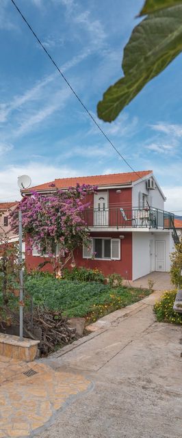 Apartmanok Parkolóhellyel Slatine, Ciovo - 16732 Slatine