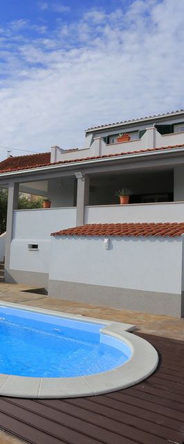 Ház Családok Részére Medencével A Tenger Mellett Slatine, Ciovo - 17231 Slatine